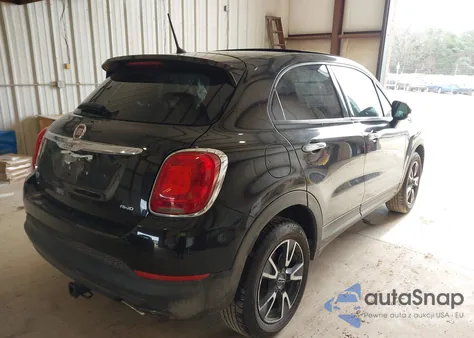 2016 Fiat 500X Easy z USA, uszkodzony, nr VIN ZFBCFYBT2GP379380